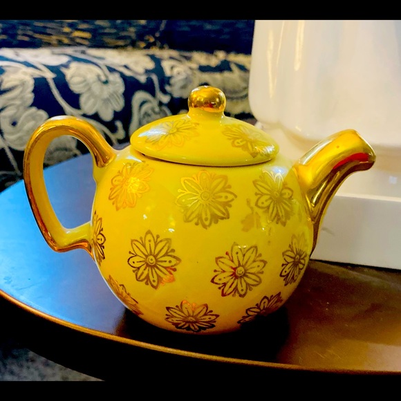Stunning antique yellow and gold tea pot